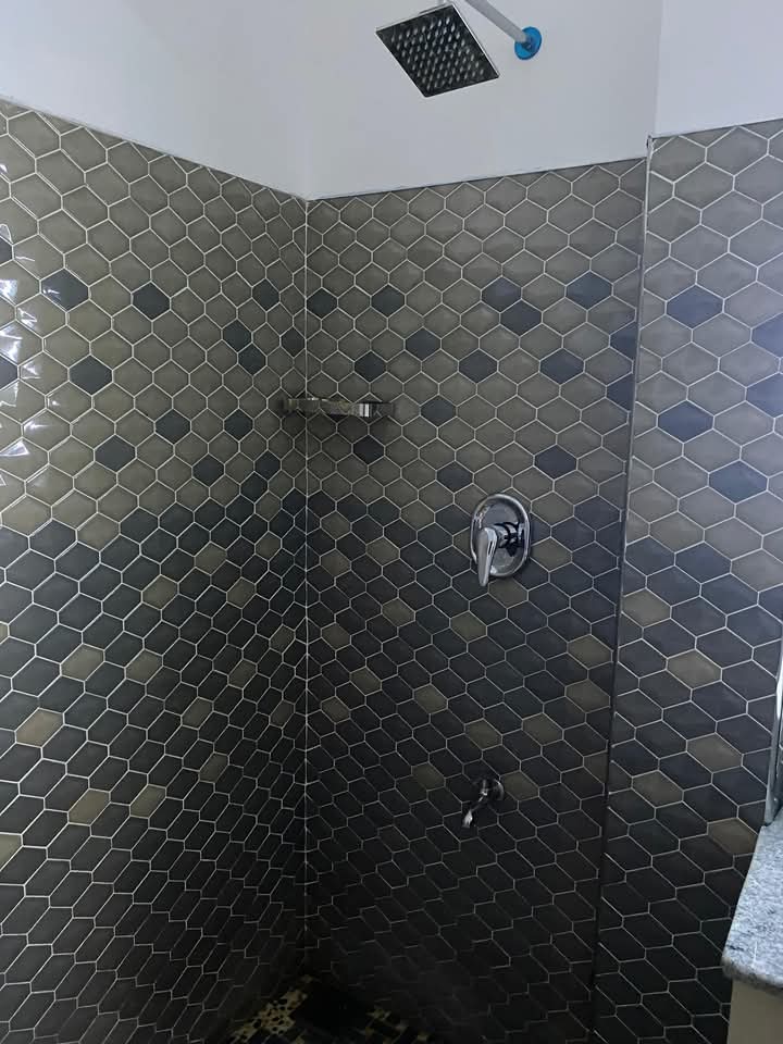 Modern Bathroom Sink and Mirror