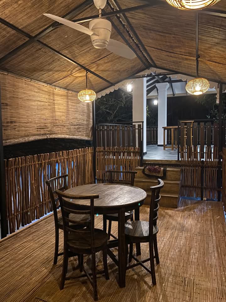 Private Balcony Dining Area